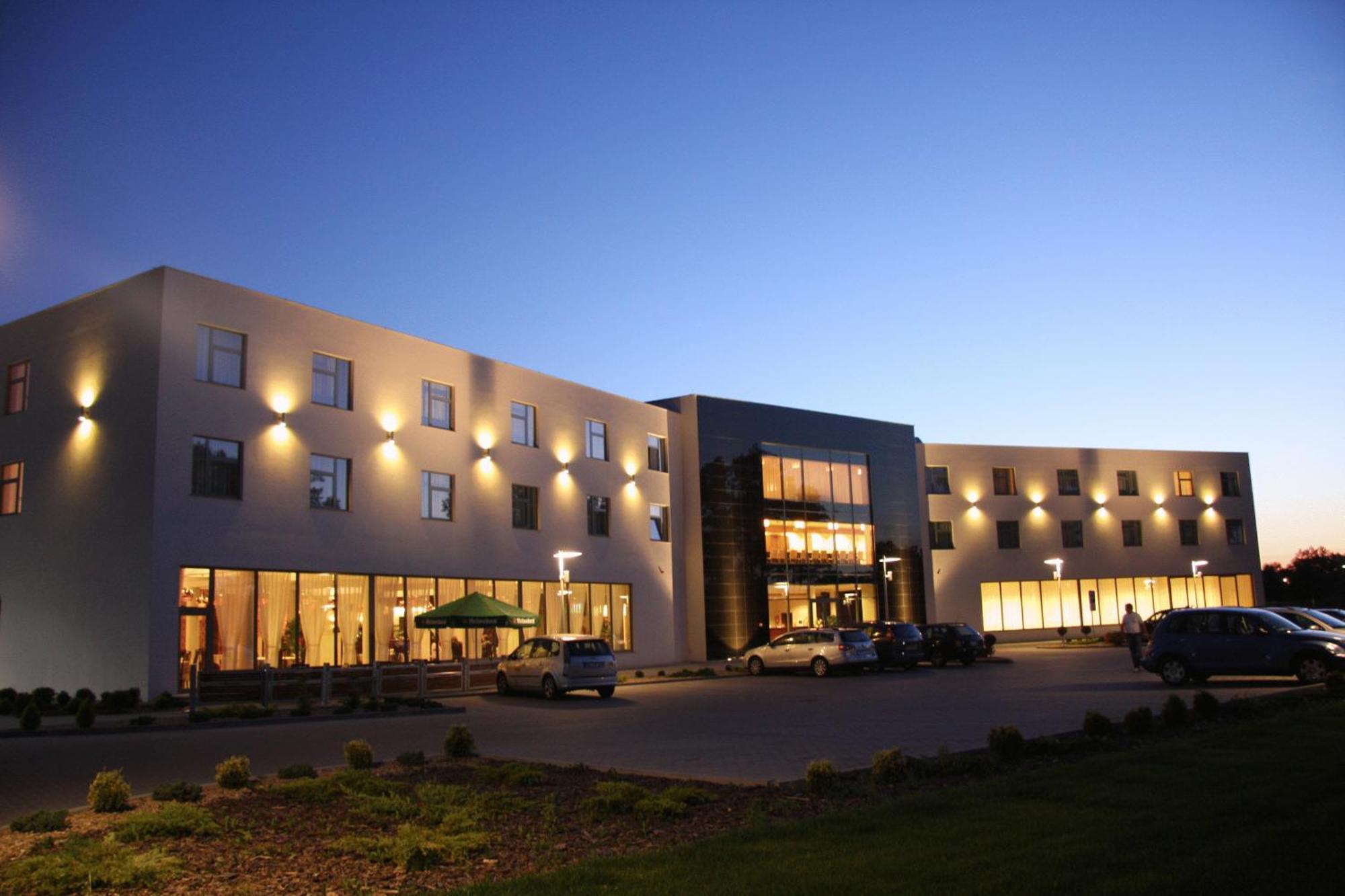 Hotel Hi-Fi Spa Nowy Tomyśl Esterno foto